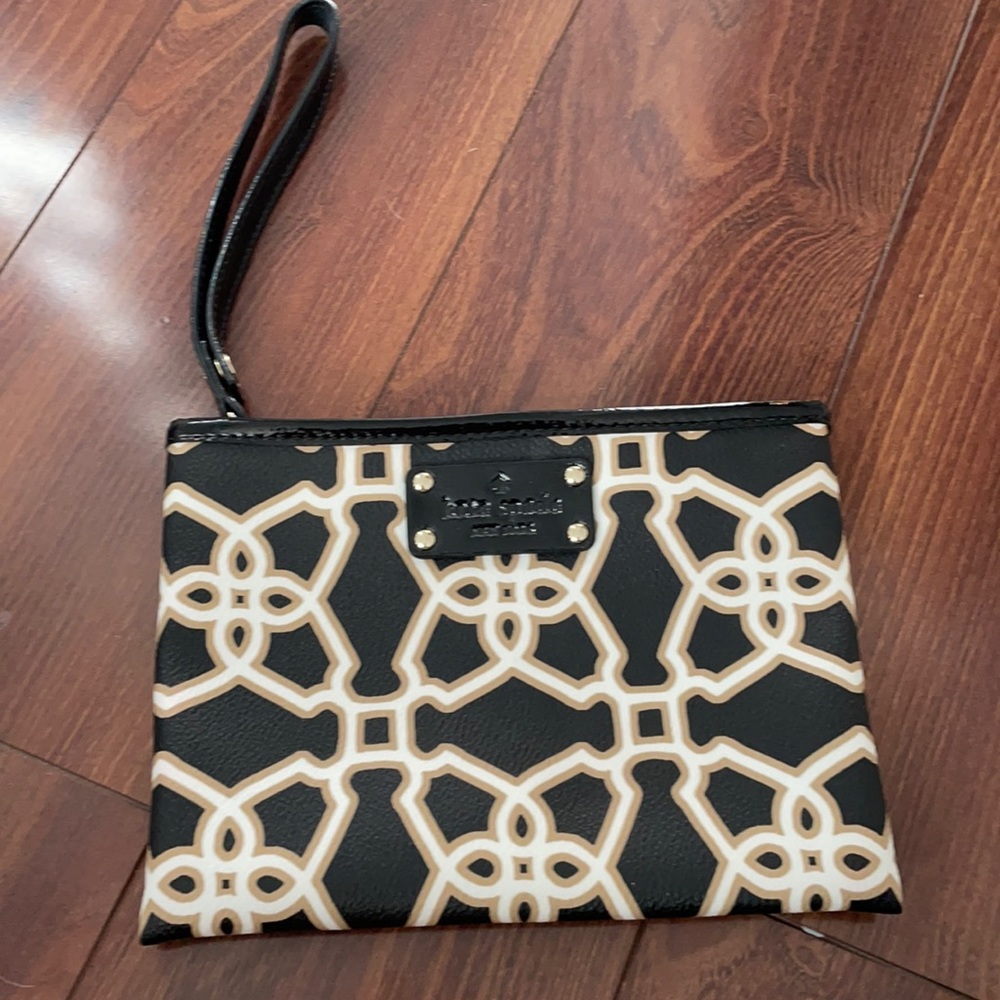 Kate Spade Wristlet wallet